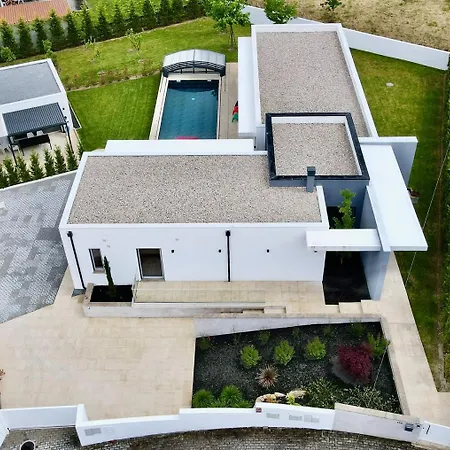 Villa Ginkgo Biloba House