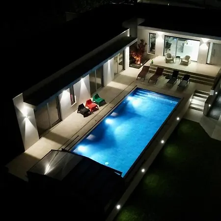 Ginkgo Biloba House 톤델라
